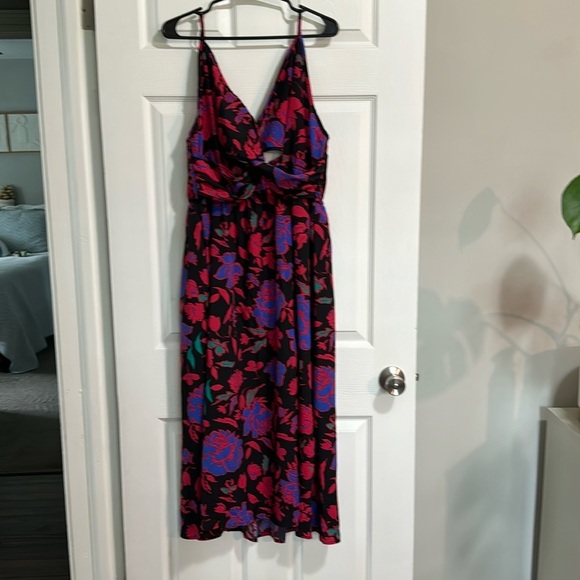 SHEIN Dresses & Skirts - NWOT floral maxi